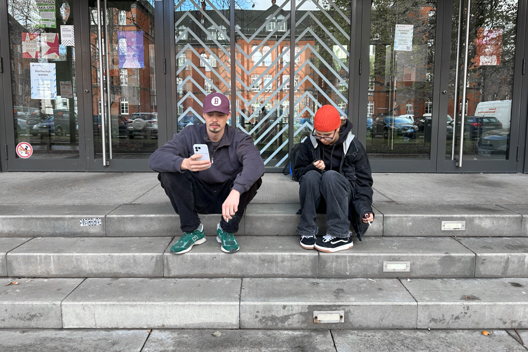 Erste Scribbles und Materialstudien